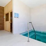 Apartmán Luxury 3 Bedroom With Terrace, Pool & Gym *